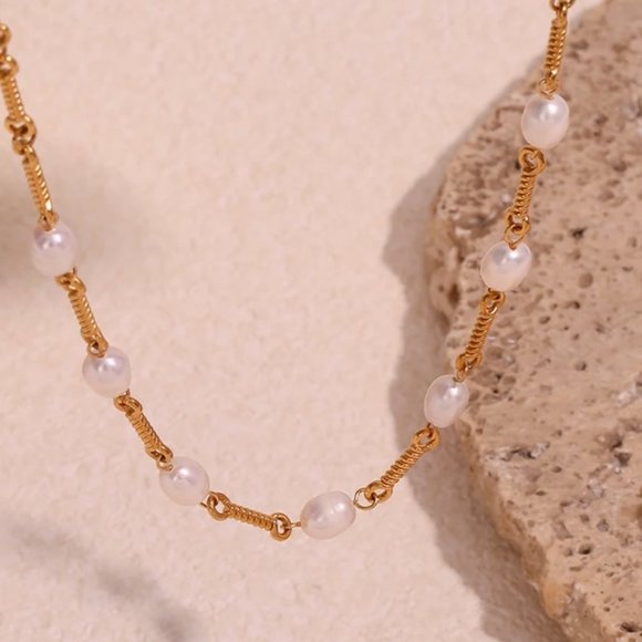 NEW PEARL CHOKER 18K GOLD CHAIN NECKLACE, NICE NECKLACE, CUTE NECKLACE. - Picture 4 of 5